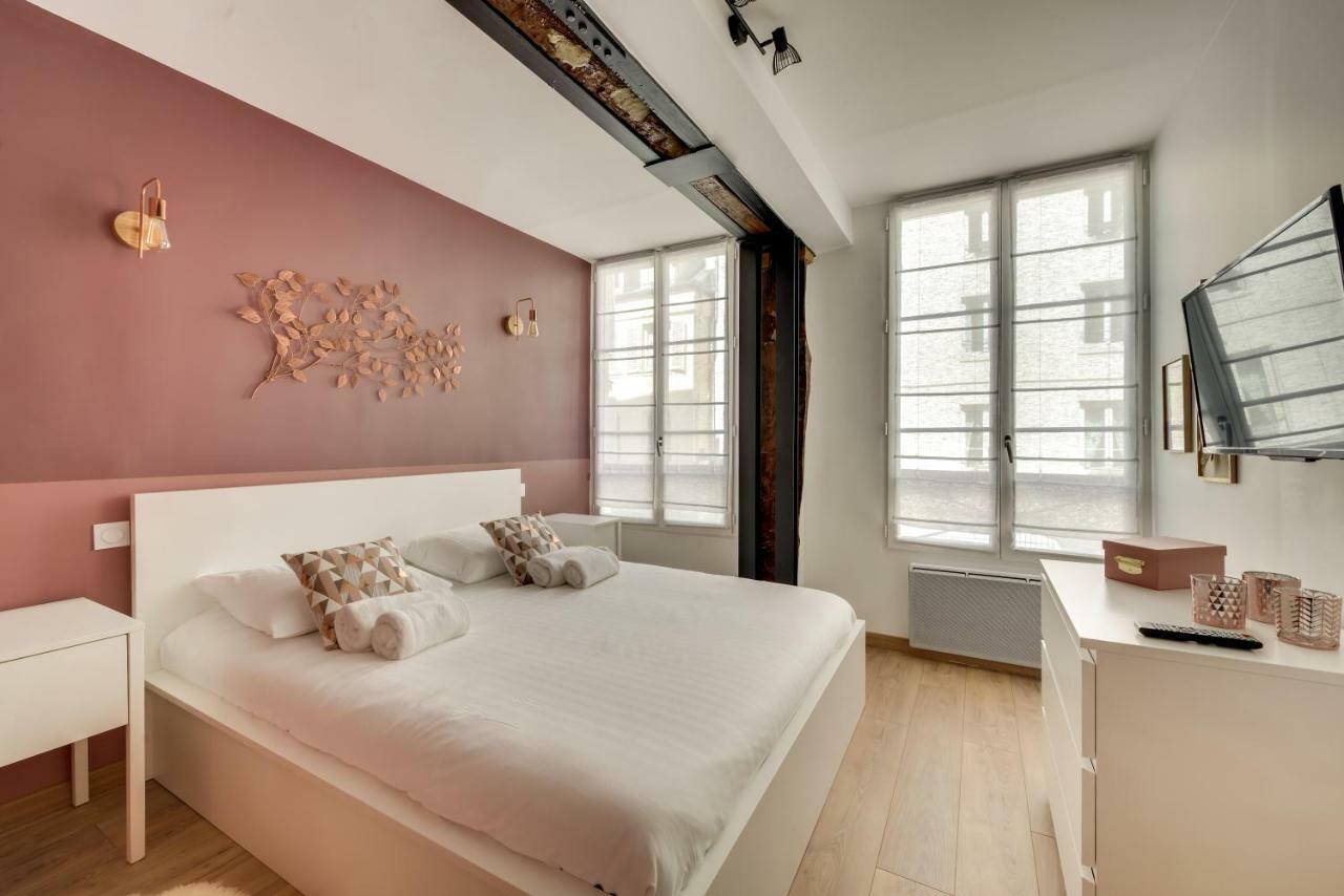 Beautiful Triplex In The Center Of Paris Apartment Bagian luar foto