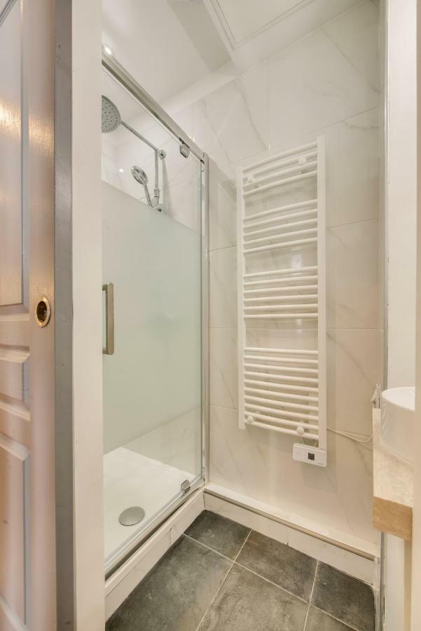 Beautiful Triplex In The Center Of Paris Apartment Bagian luar foto